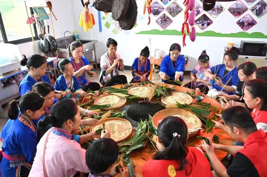 察丨家国情怀 根植华夏冰球突破游戏时政微观(图1) 察丨家国情怀 根植华夏冰球突破游戏时政微观(图1)